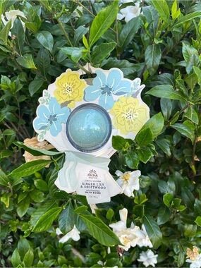 Pacifica Ginger Lily & Driftwood Bath Bomb — Light Blue
